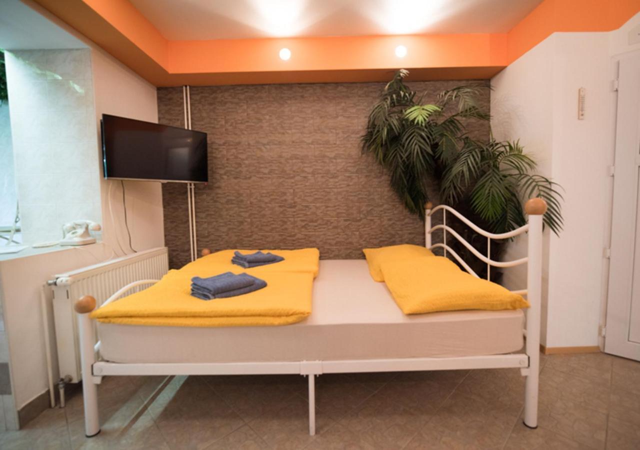 Klub Zlata Ribica Hotel Jesenice Bagian luar foto