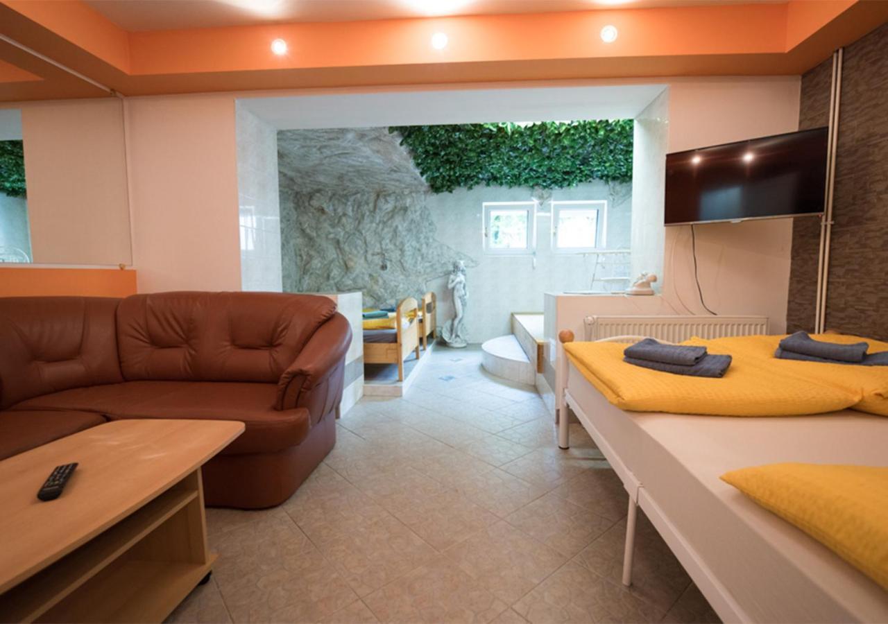 Klub Zlata Ribica Hotel Jesenice Bagian luar foto